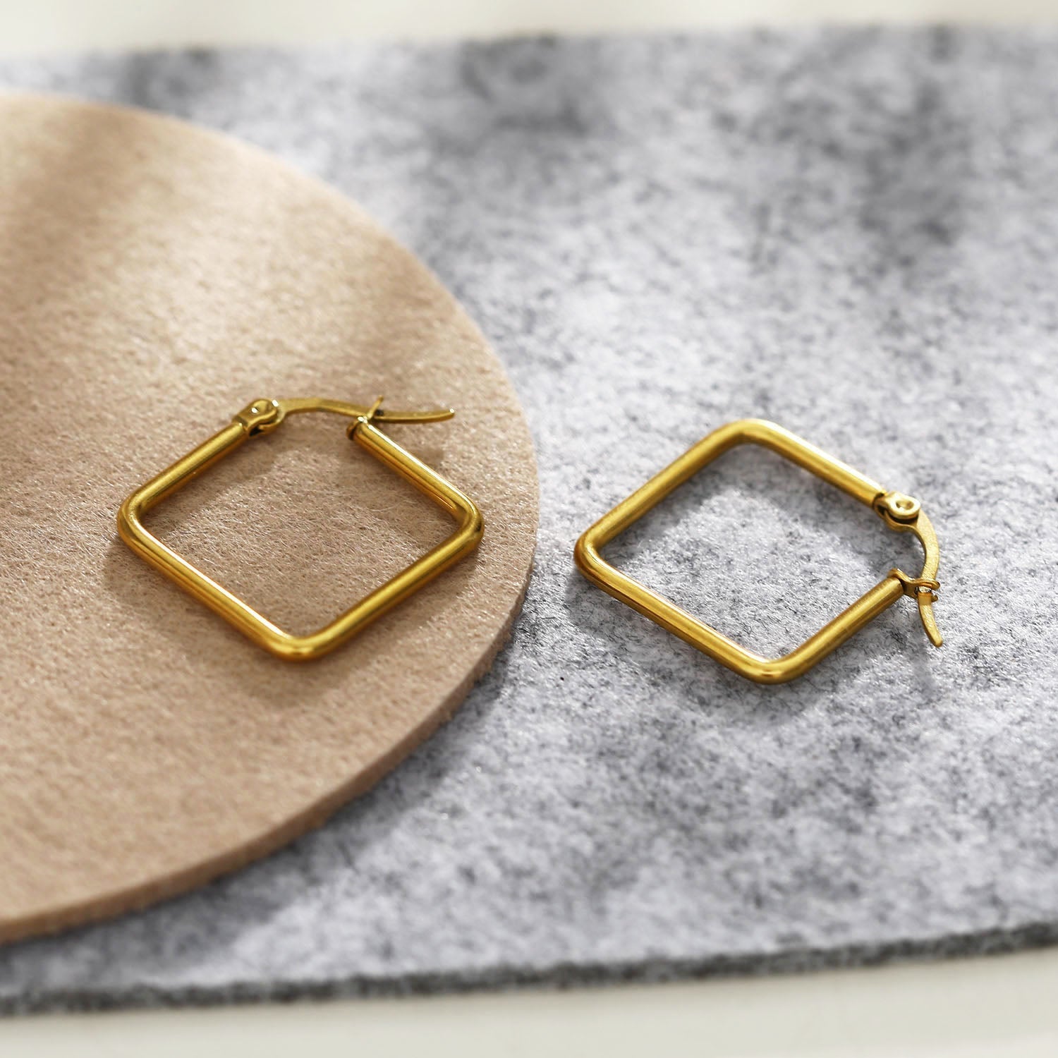 REILYNN Small Square Shaped Hoops. In Gold & Silver.