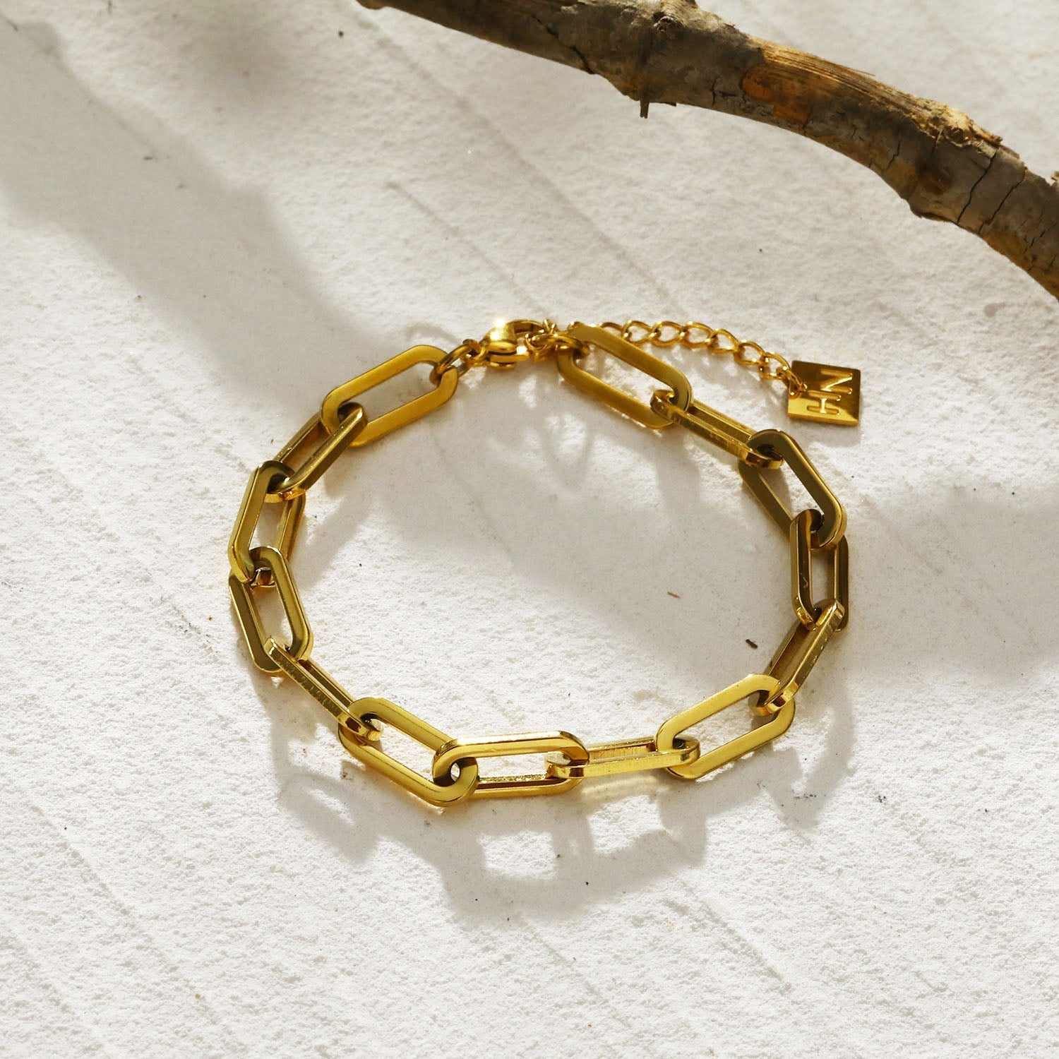JACKI Contemporary Paper Clip Gold Bracelet