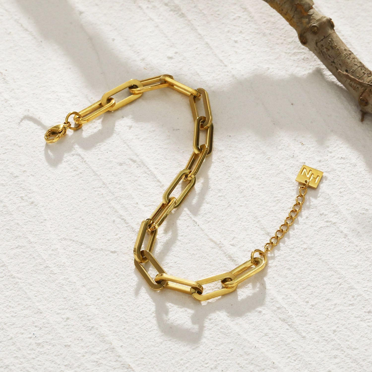 JACKI Contemporary Paper Clip Gold Bracelet